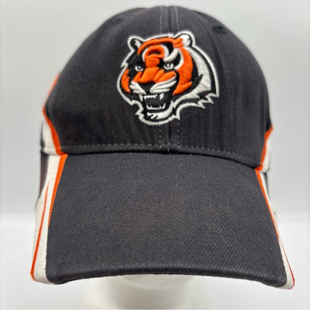 Cincinnati Bengals NFL Team Apparel Black Large/X-Large Fitted Baseball Hat